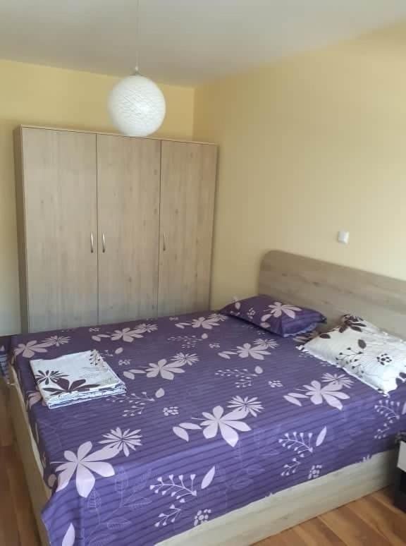 Cozy Apartament Naydenov Lägenhet Burgas Exteriör bild