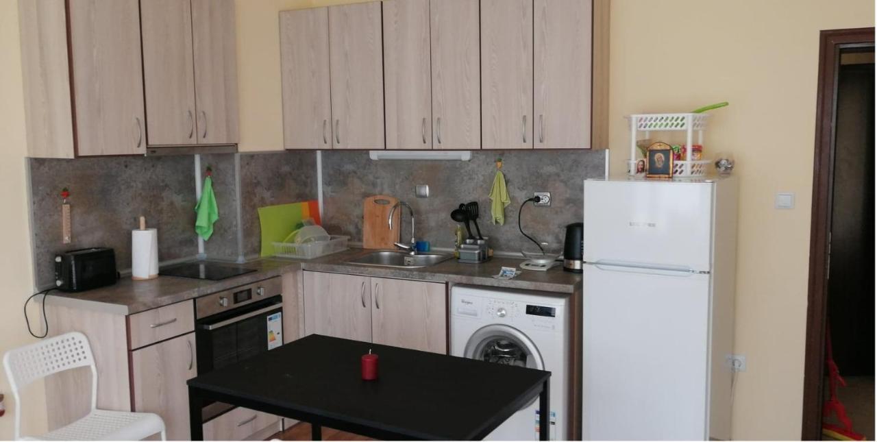Cozy Apartament Naydenov Lägenhet Burgas Exteriör bild